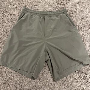 Lululemon Men’s Pace Breaker unlined short - Small